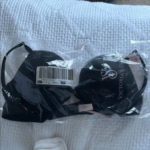 VS VERY SEXY
Smooth Push-Up Bra NWT